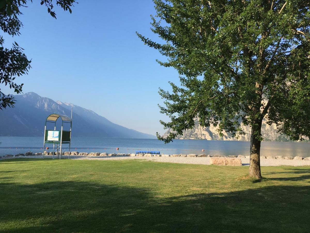 Appartamento Al Lago Riva del Garda Exterior foto