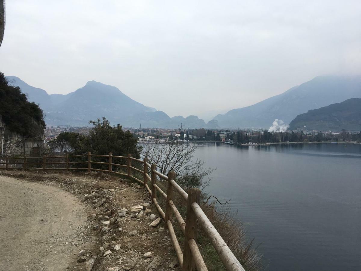 Appartamento Al Lago Riva del Garda Exterior foto